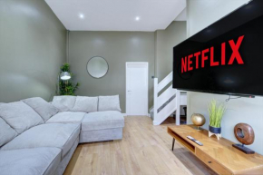 4 Bedrooms Homely House with Garden- Sleeps 9 Comfortably with 6 Comfortable Beds, Free Street Parking, Business Travellers, Contractors, & Holiday-Goers, Coventry, Near All Major Transport Links in C